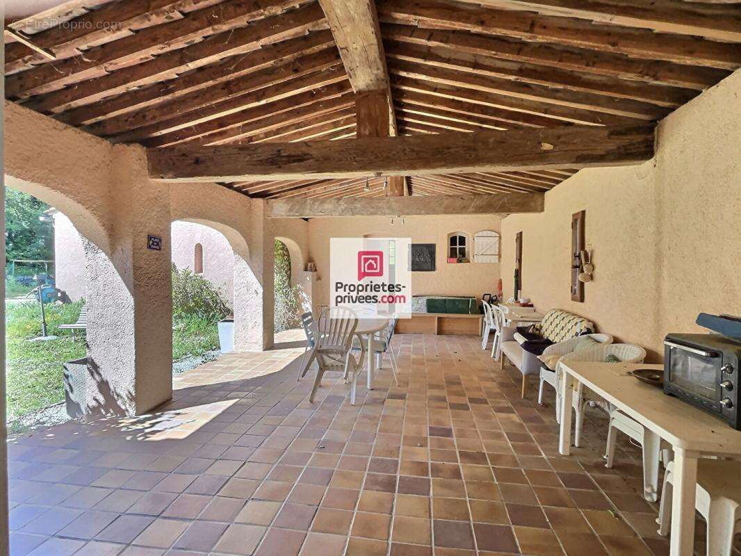 Maison de type 5 - Piscine + Dépendance - photo 4
