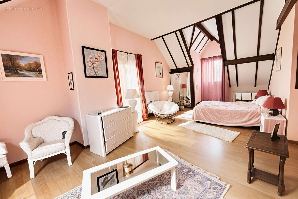 Maison à SERRIS