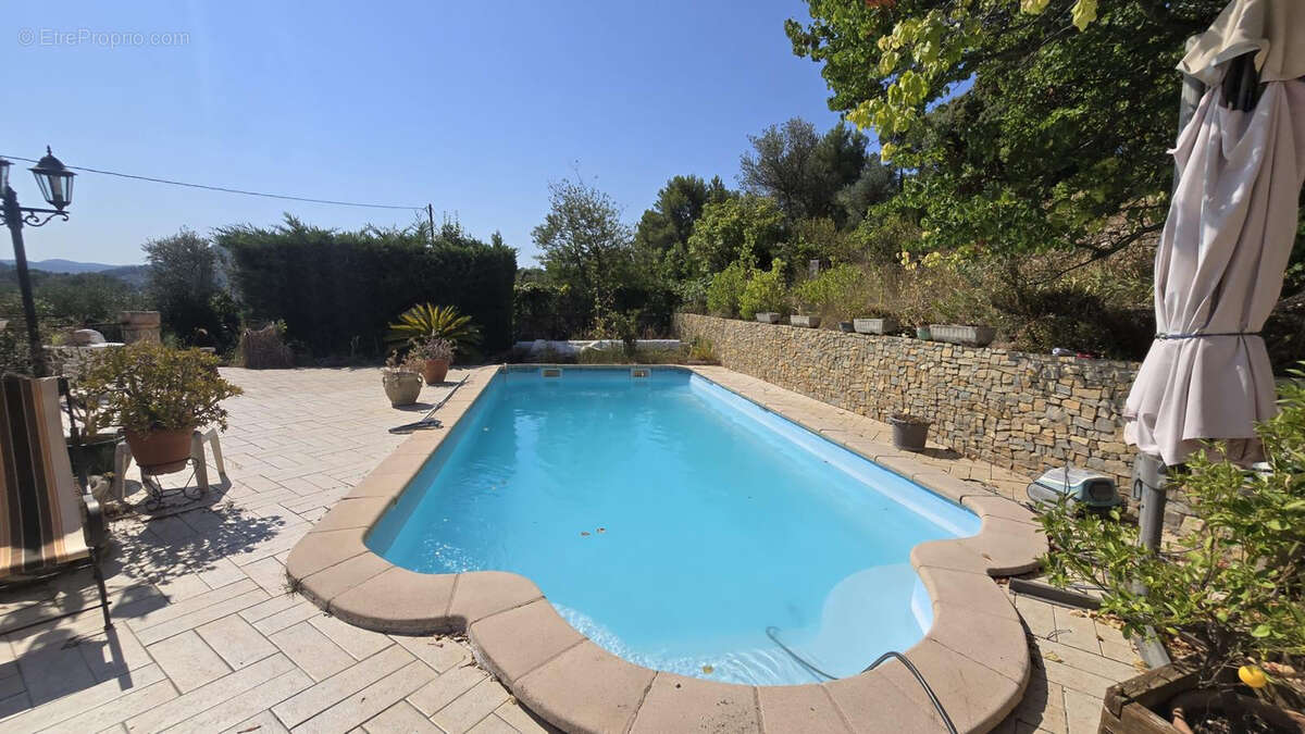 Villa spacieuse à vendre au Castellet - Exclusivité COUZINET IMMOBILIER - photo 4