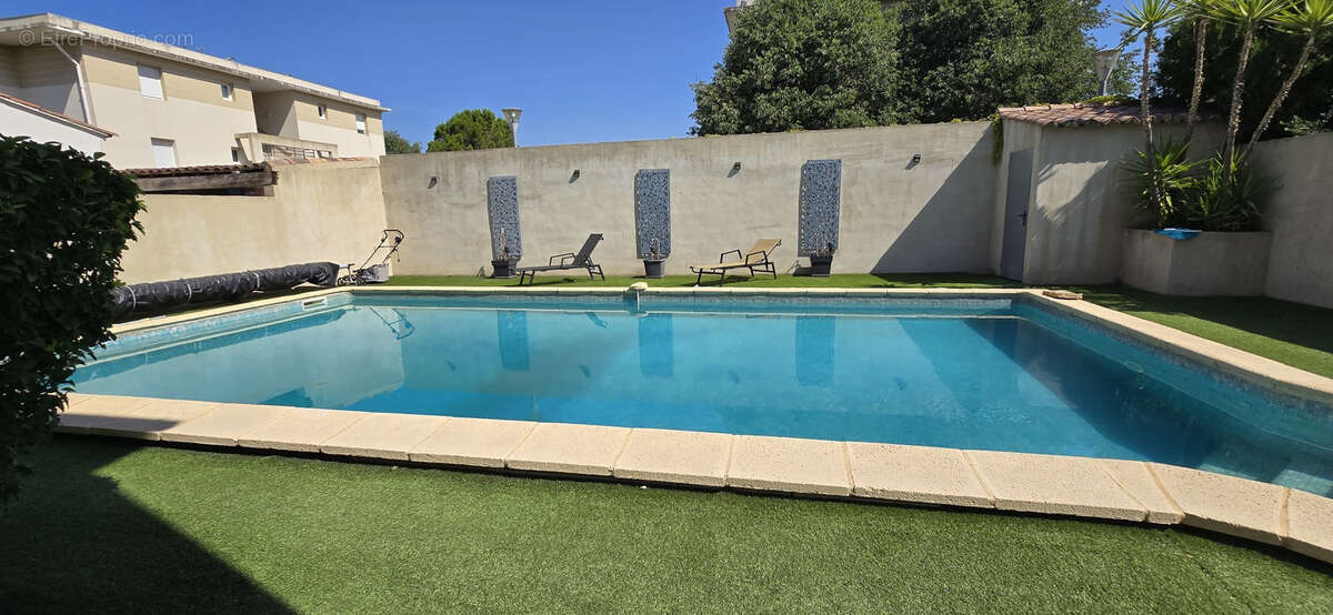 Maison à MORIERES-LES-AVIGNON