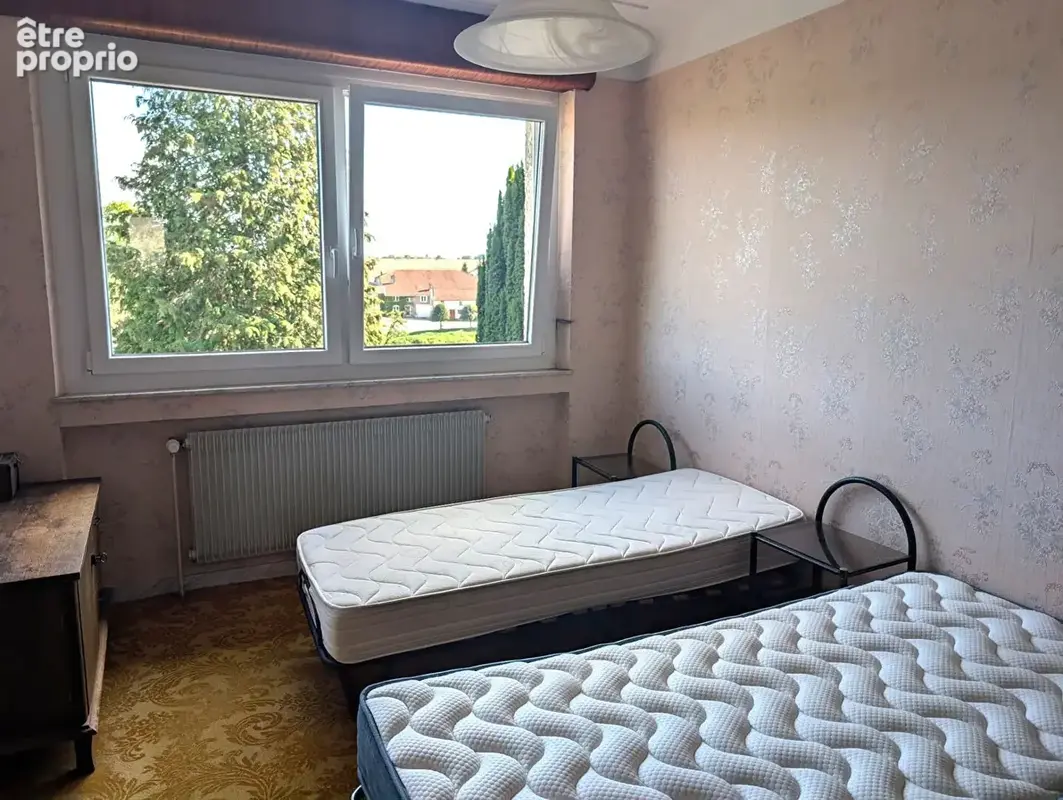 PONT SUR MADON - Maison familiale - 201.5 m2 - 5 Chambres - Vaste terrain - photo 6