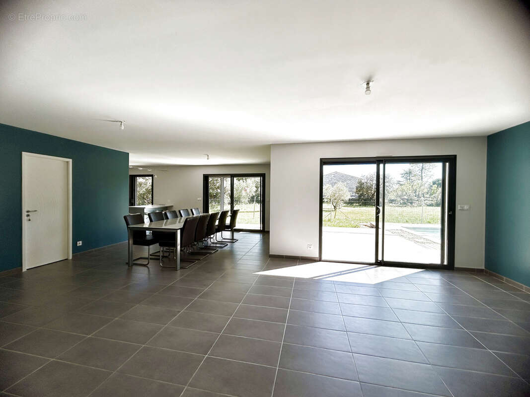 Maison à SAINT-QUENTIN-LA-POTERIE