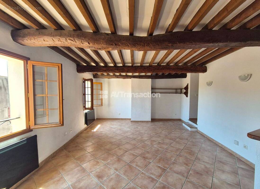 Appartement à LORGUES