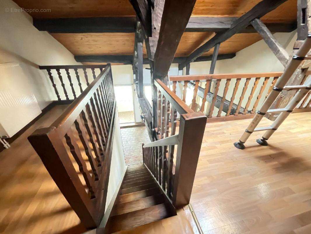 Appartement à PONT-DE-VEYLE