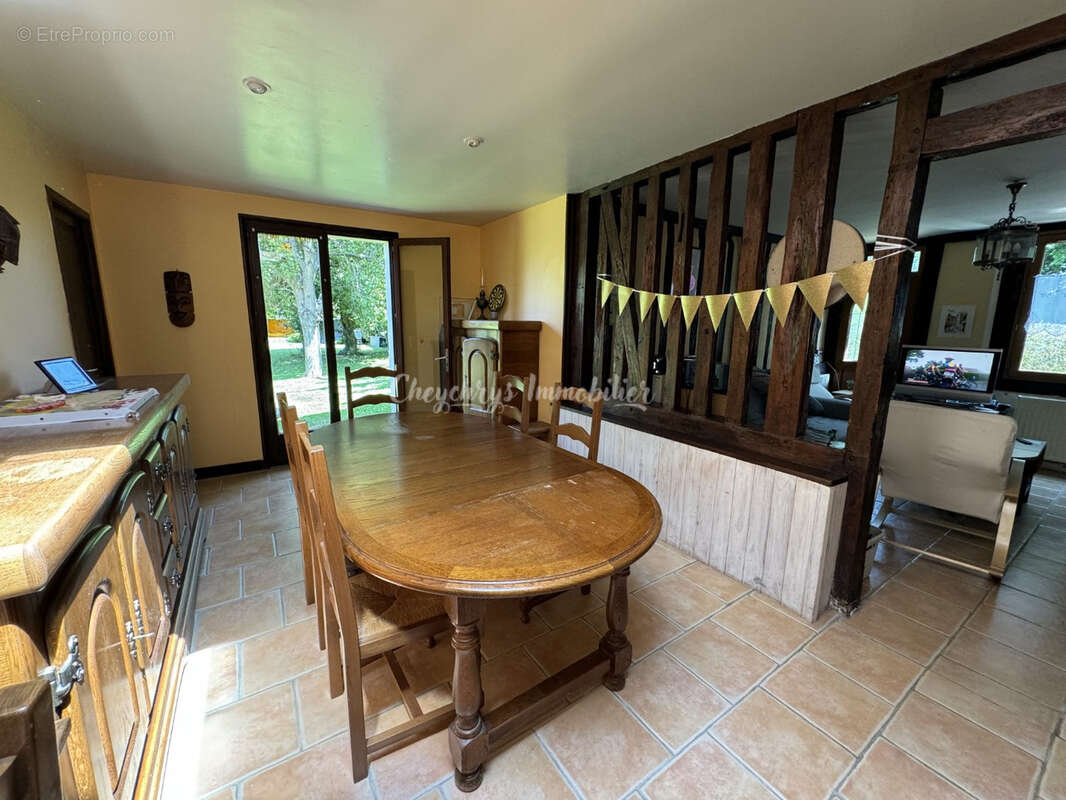 Maison à EQUEMAUVILLE