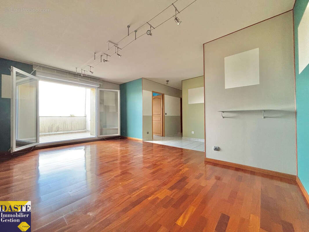 Appartement à PONTAULT-COMBAULT