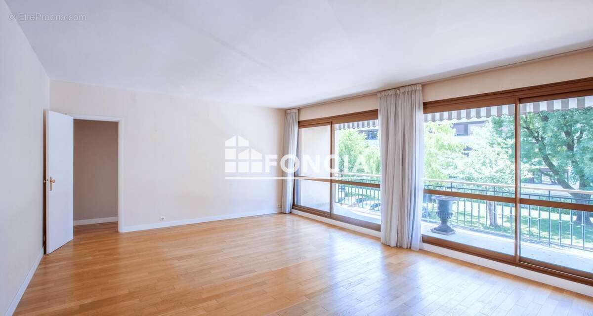 Appartement à NOISY-LE-ROI