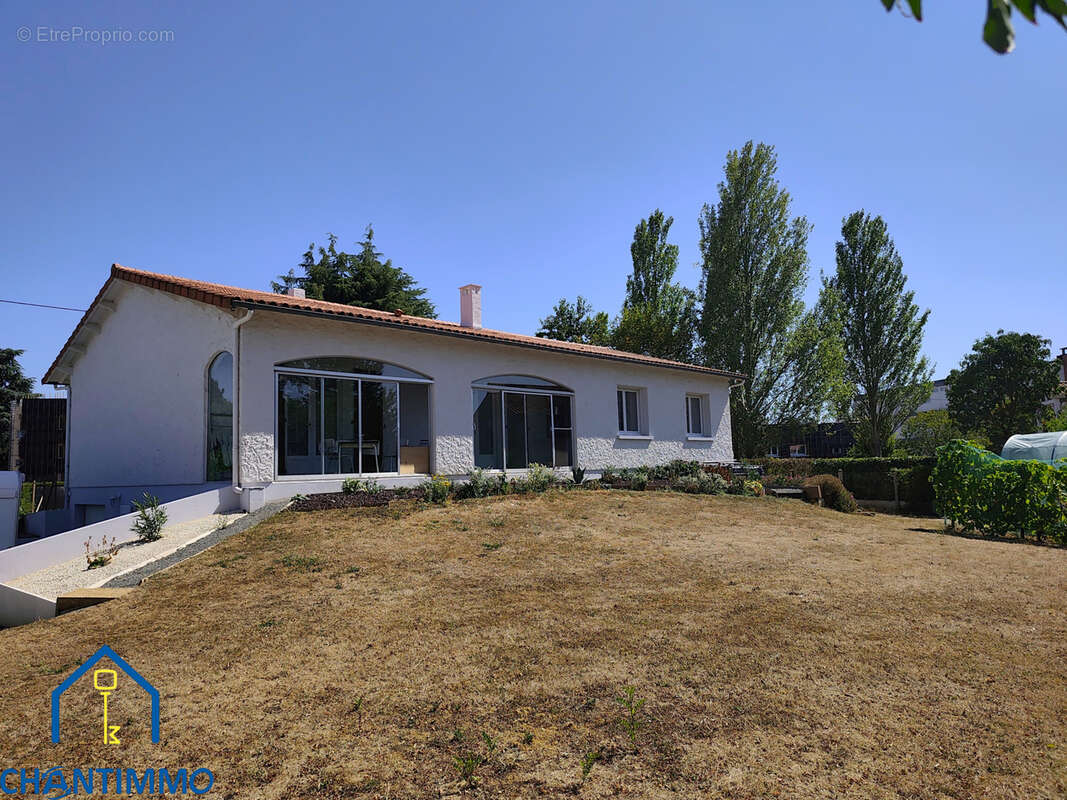 Chantonnay centre ville, joli pavillon avec 4 chambres - photo 3