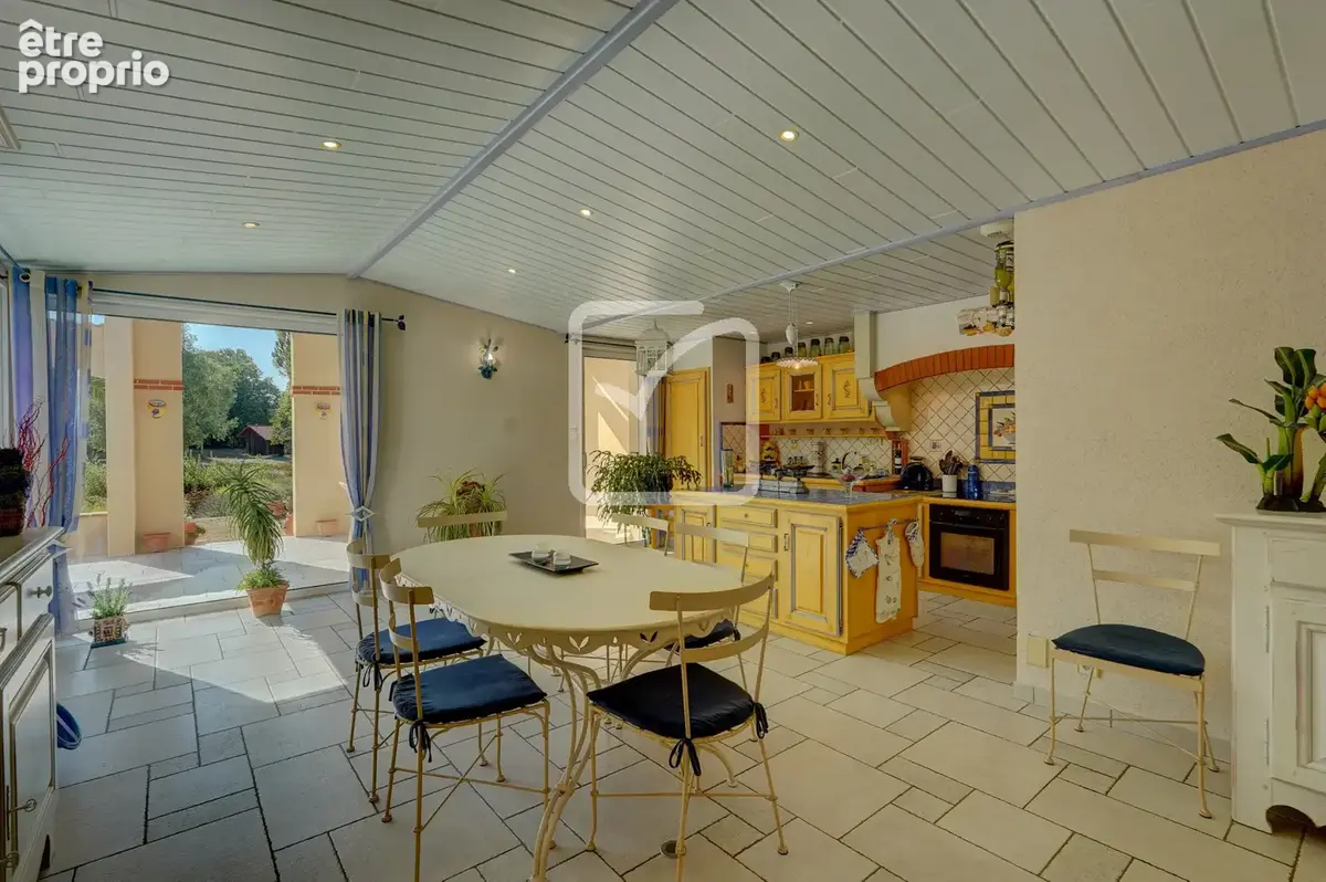 Photo Maison à La Chapelle-Saint-Laurent au prix de 374 000€