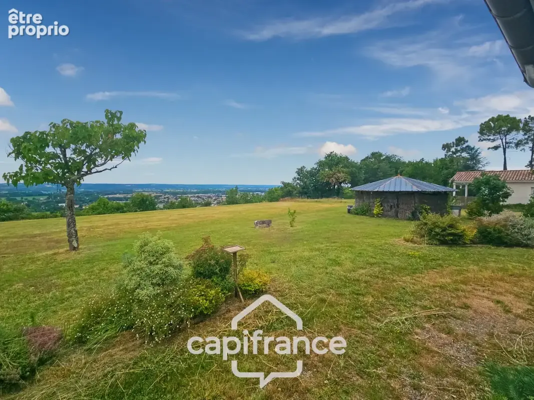 Maison familiale 6 chambres, terrain 3500 m², vue panoramique sur les hauteurs - photo 8