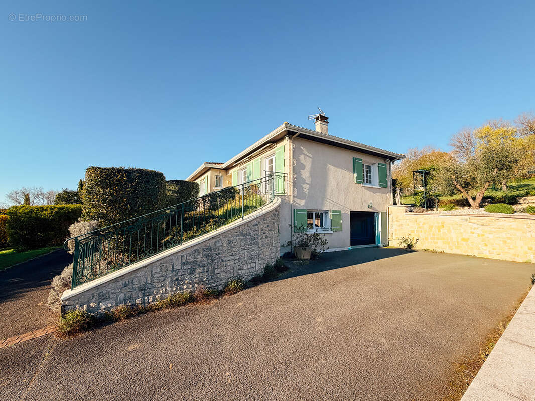 Maison à SAINT-AMANT-DE-BOIXE