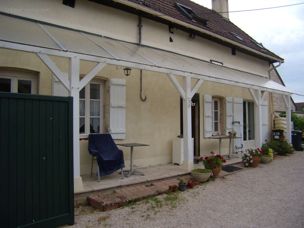 Maison à VARENNES-LE-GRAND