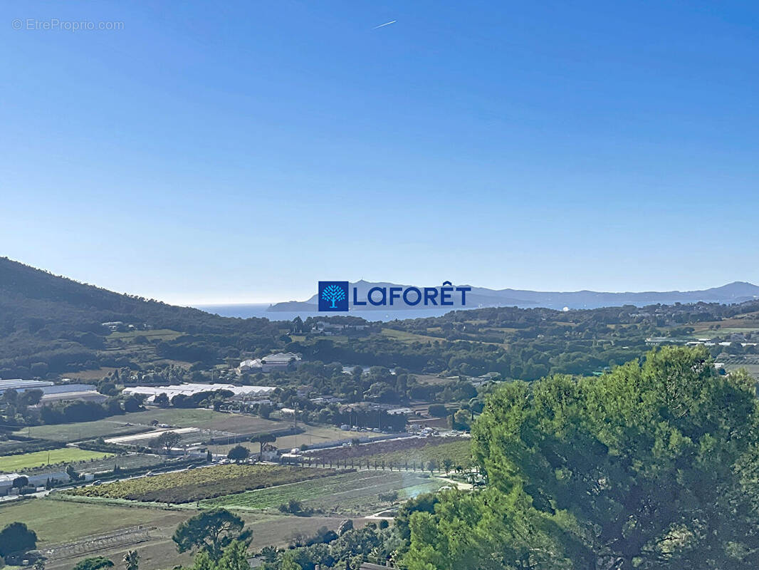 Maison à CARQUEIRANNE