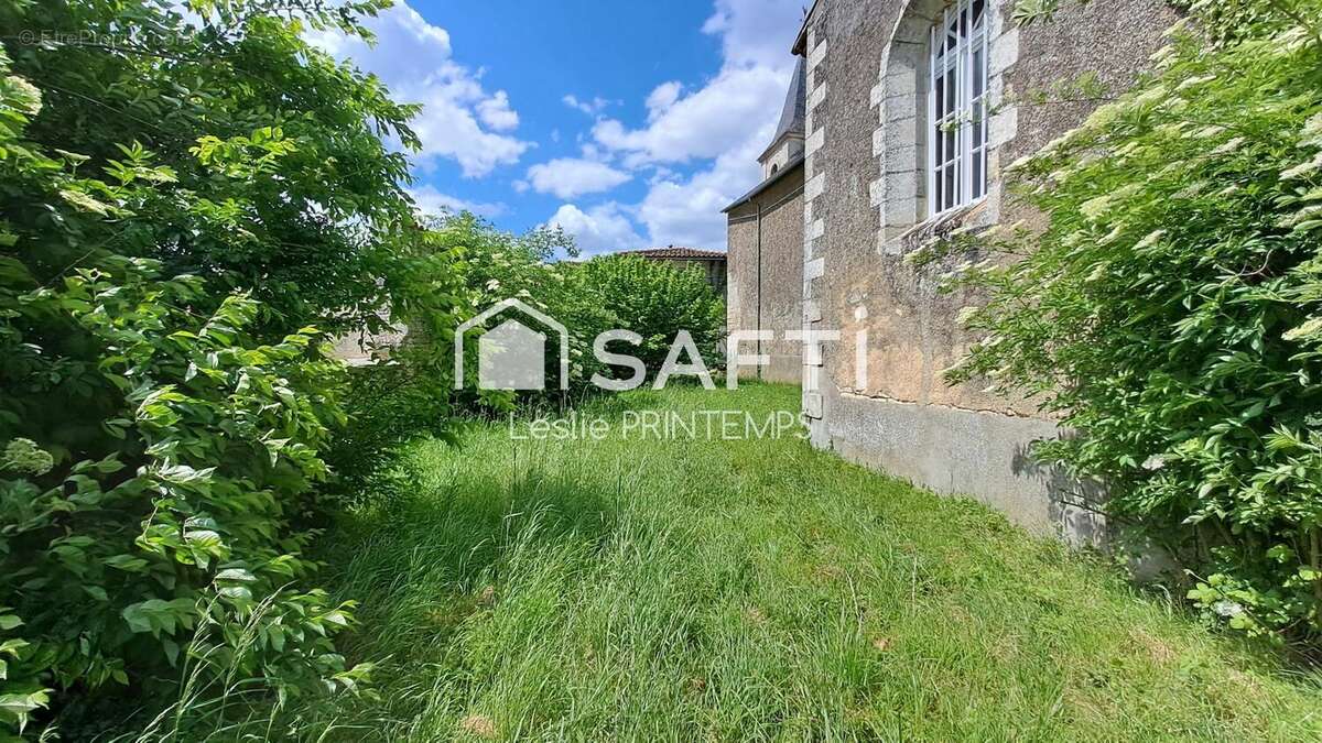 Maison 70 m² à Bouille-Courdault  - photo 7