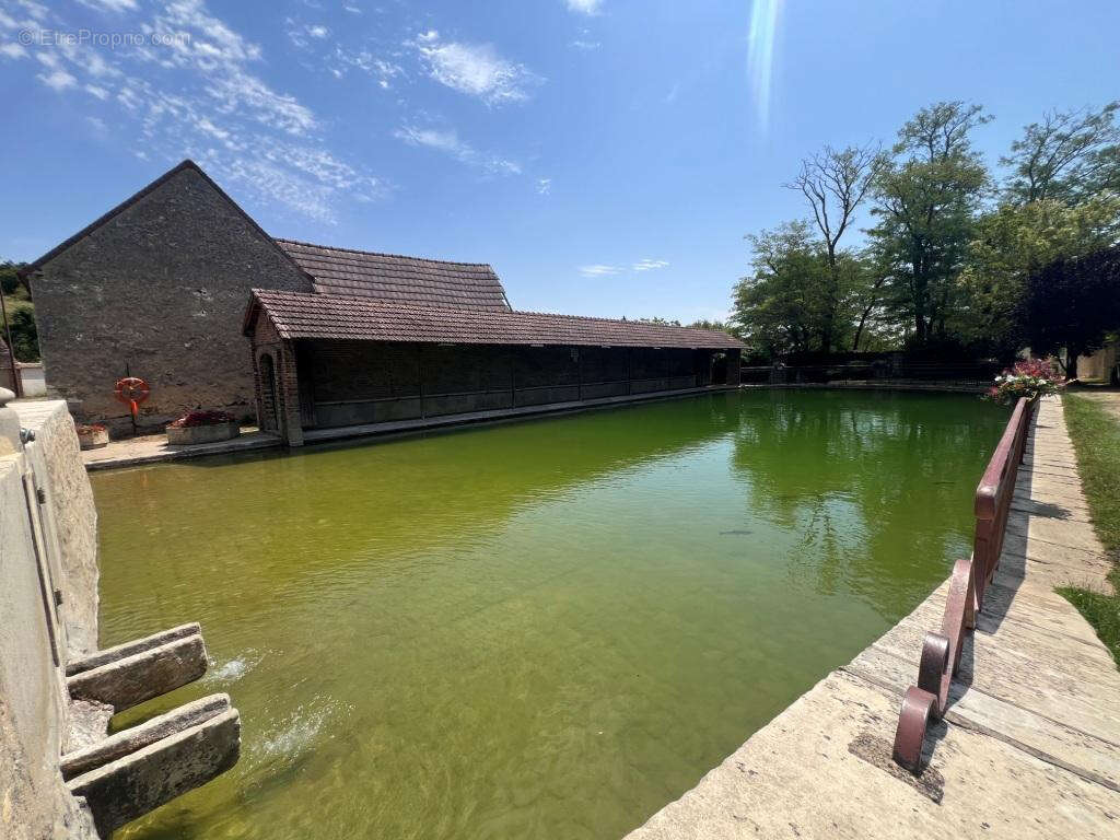 Maison 240 m² à Villiers-Louis  - photo 23