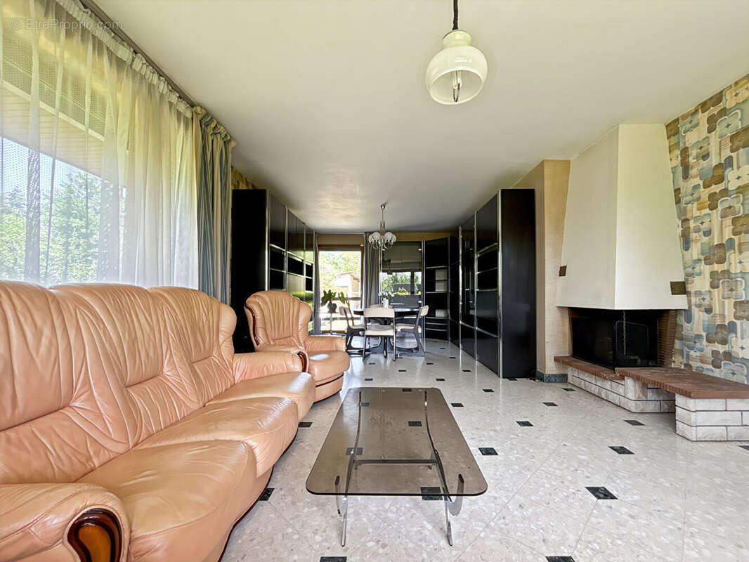 Maison à BONNIERES-SUR-SEINE