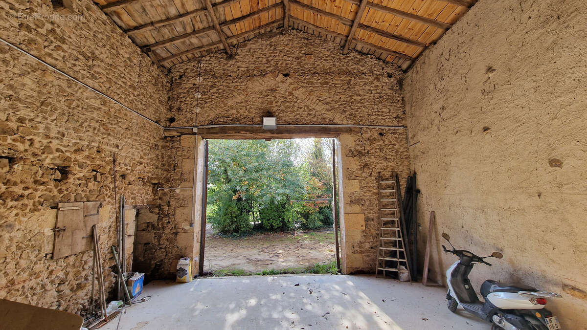 Maison à CELLE-LEVESCAULT