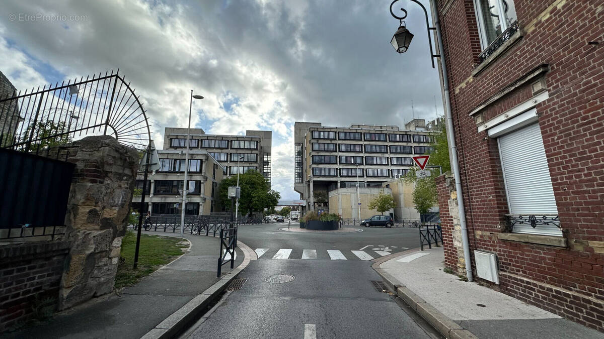 Autre à COMPIEGNE