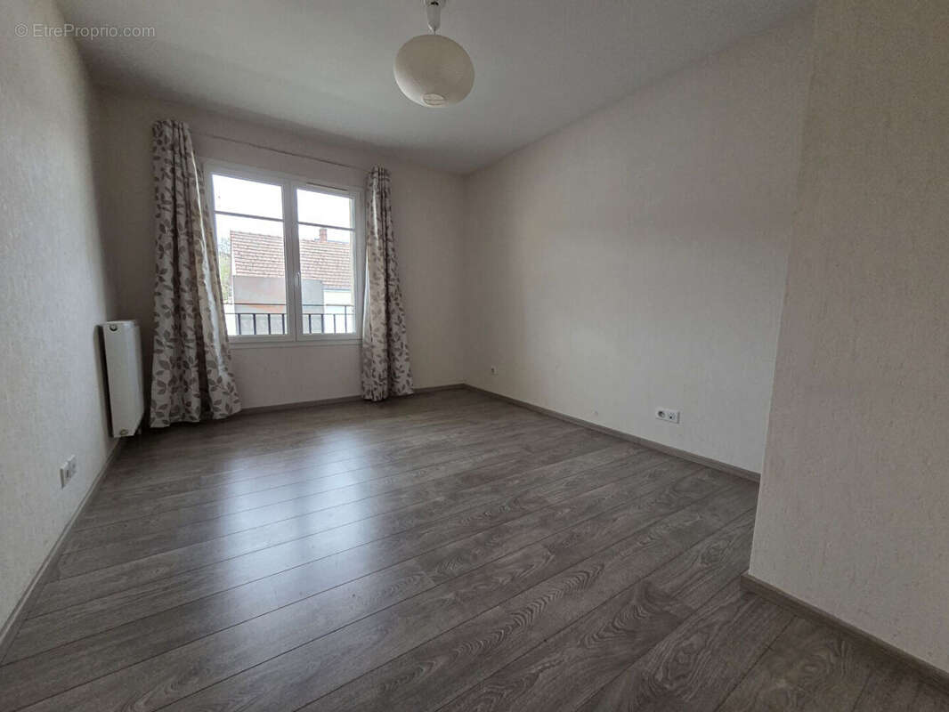 Appartement à PIERRES