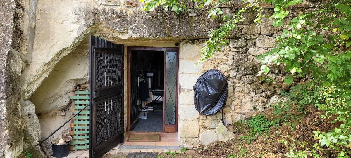 Maison à LES ROCHES-L'EVEQUE