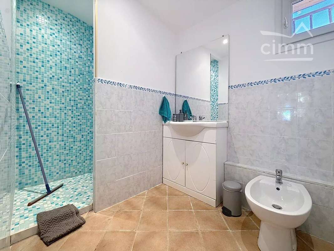 Villa de plain pied avec 4 chambres et proche du centre ville - photo 14