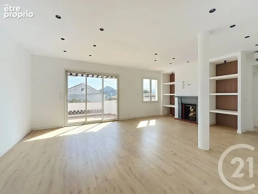 Maison 6 pièces 147 m² à vendre à Mandelieu-La-Napoule (06210) - photo 2