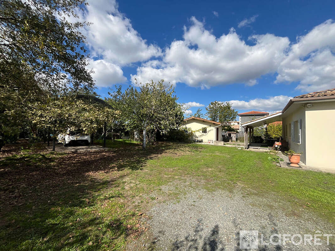 Maison à AMBARES-ET-LAGRAVE