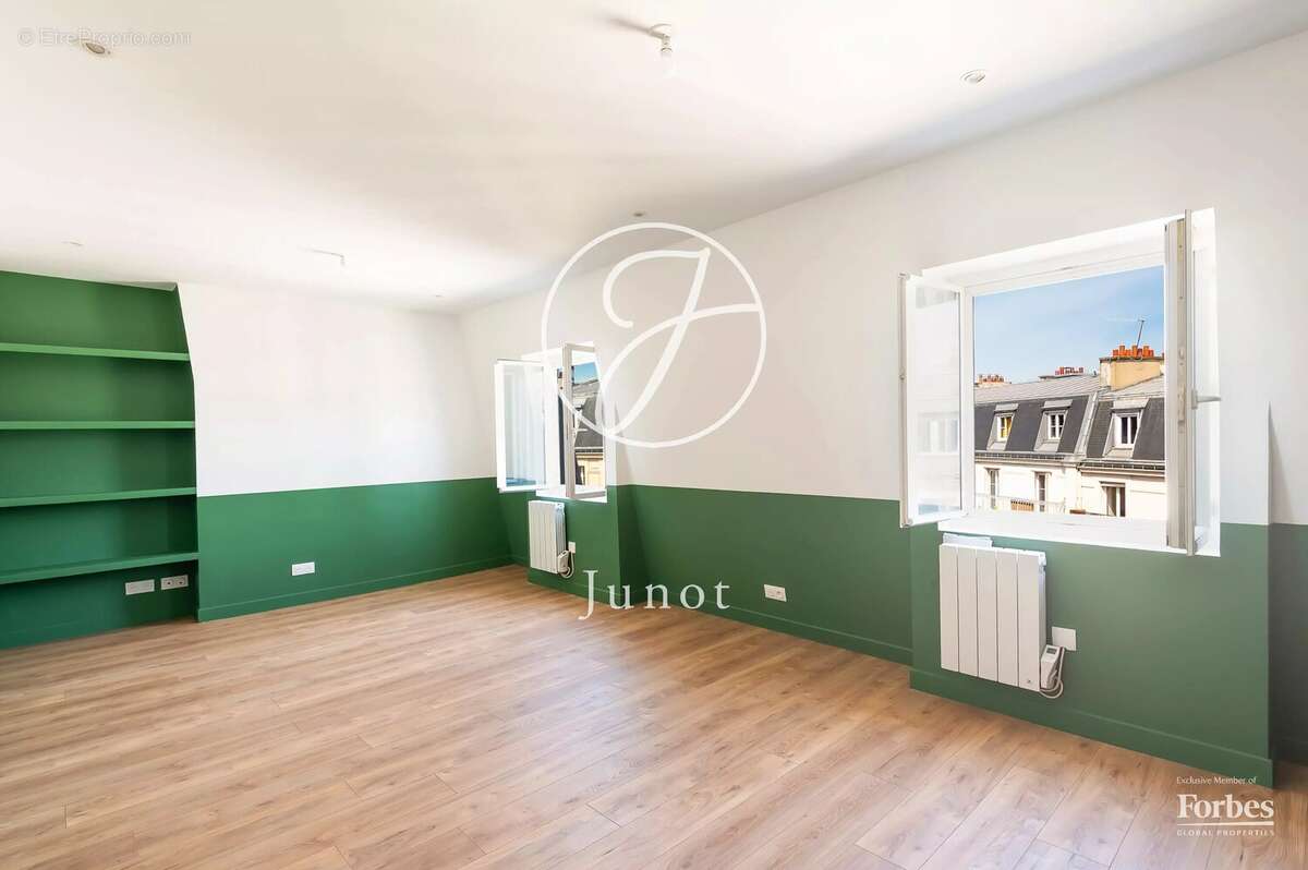 Appartement à PARIS-18E