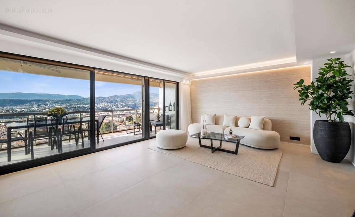   - Appartement à NICE