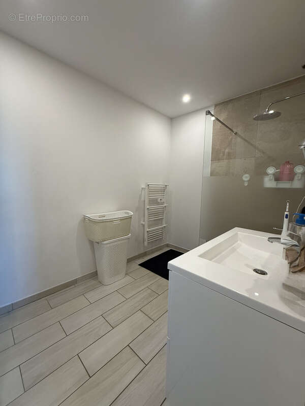 Appartement à CHATEAUNEUF-LES-MARTIGUES