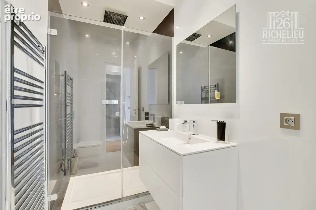 Appartement d'exception  de 210 m2  Avenue Foch vue Tour Eiffel - photo 11