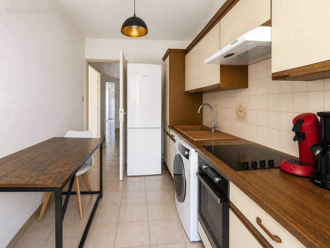 Dernier étage, terrasse, piscine, garage et cave - photo 12