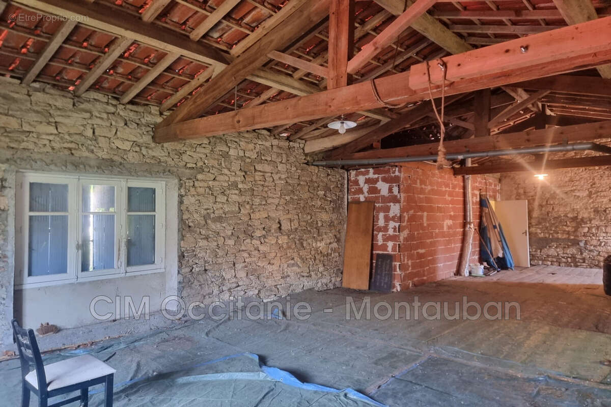 Maison 125 m² à Saint-Antonin-Noble-Val  - photo 8