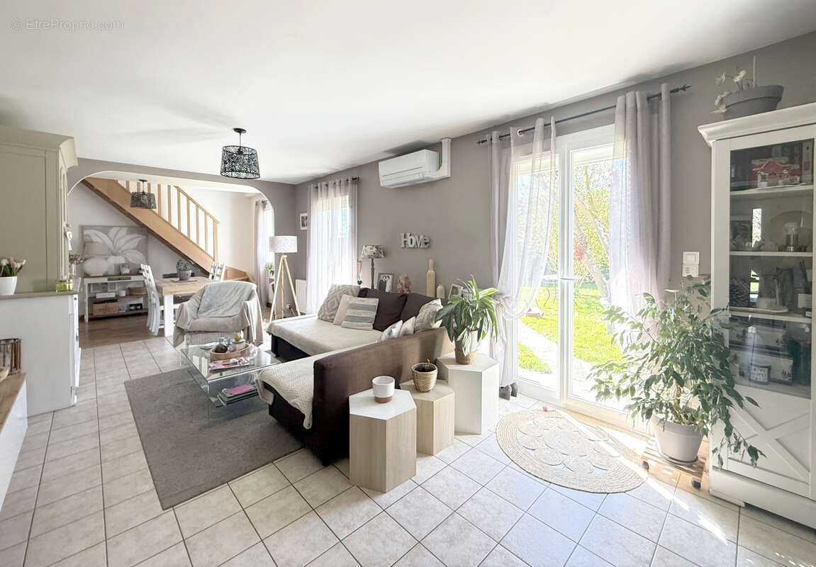 Maison à HOUDAN