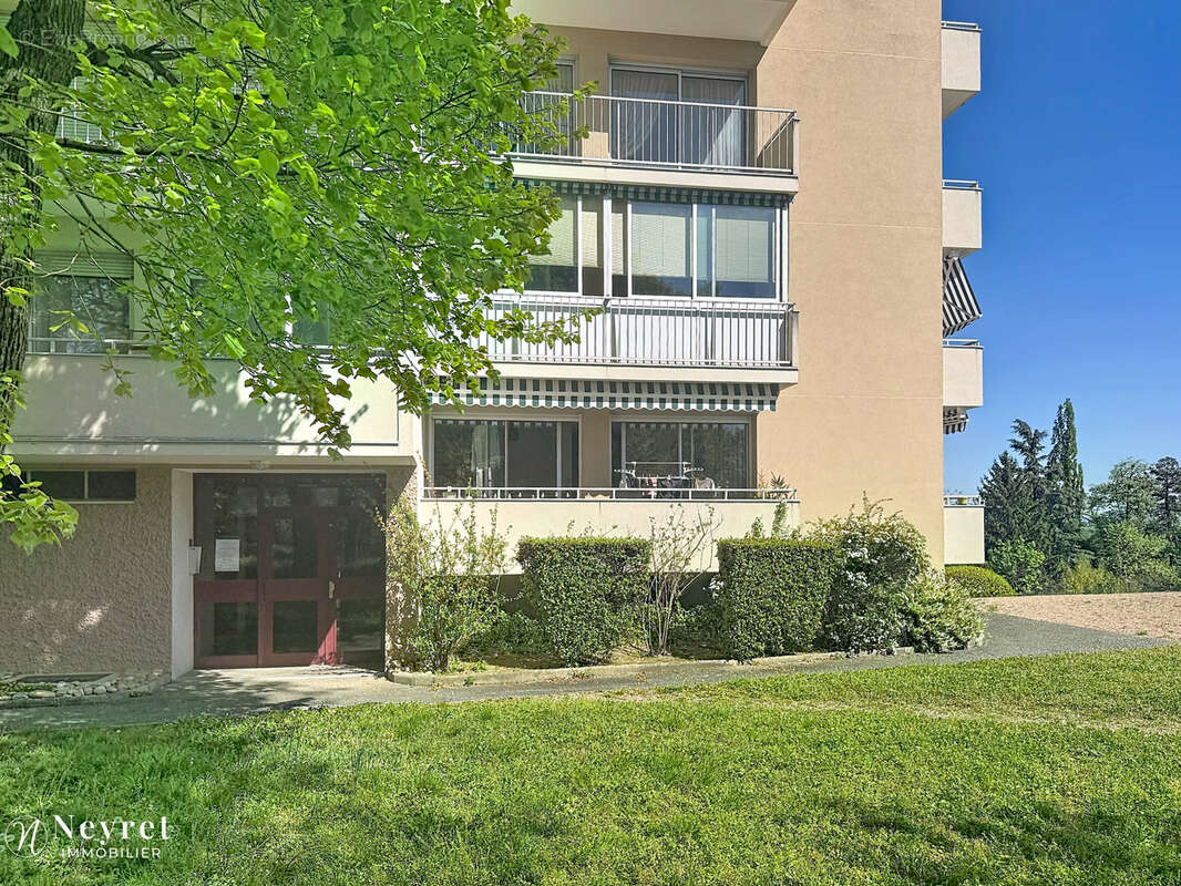 Appartement à SAINT-GENIS-LAVAL