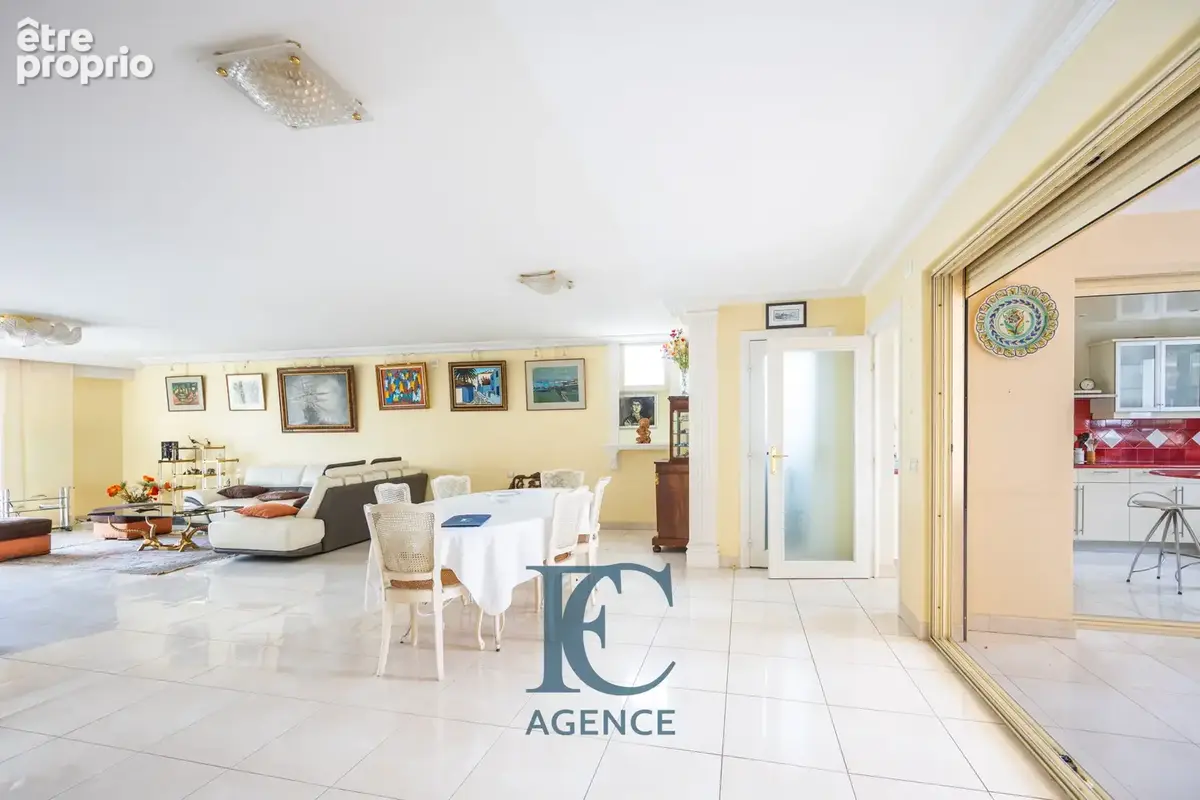 Appartement T3 de 118 m2 avec ascenseur et garage au centre-ville - photo 3