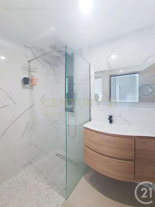 Maison à SAINT-BRES