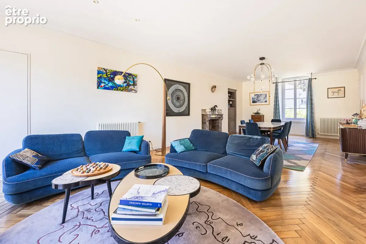 Demeure bourgeoise de la fin du XIX siècle au coeur de Nesmy  -330 m2 - 7 chambres - Piscine - Dépendances - photo 2