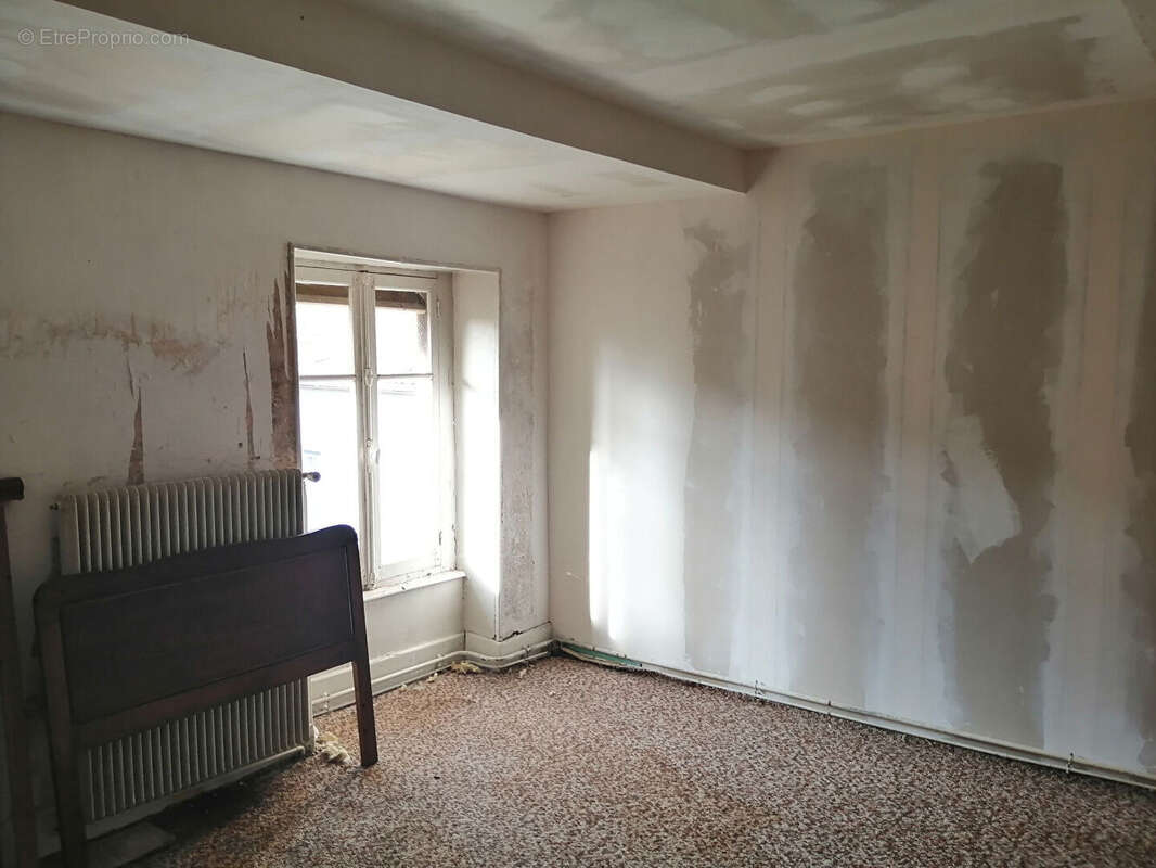 Maison de village à rénover de 128 m² hab. (Quatre chambres) - photo 15