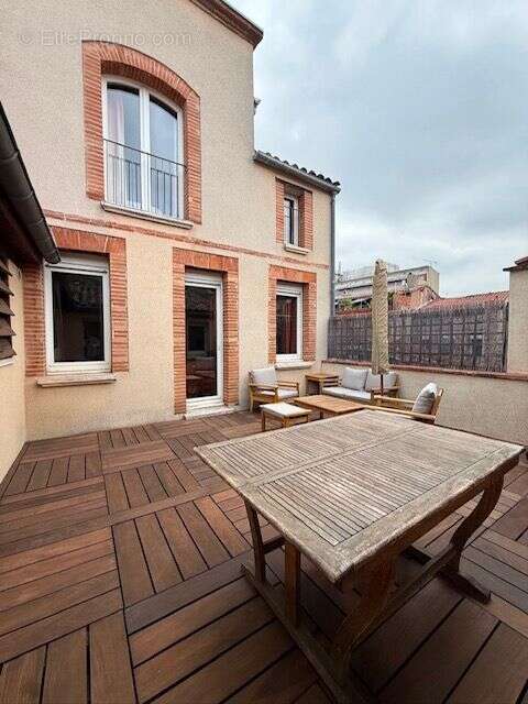 Hypercentre - t7 duplex avec terrasse - photo 7