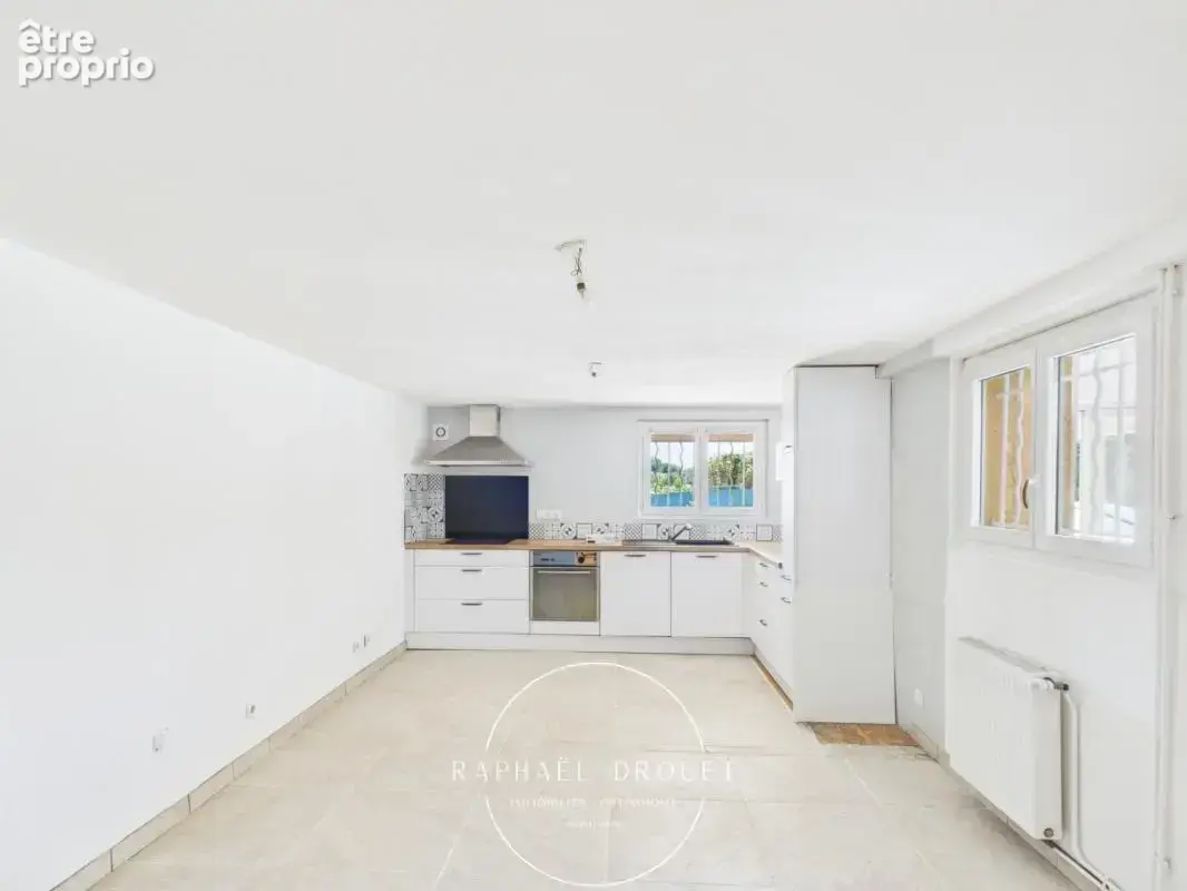 Jardin (38200) - Propriété familiale (196 m2) avec jardin, garage, atelier, et potentiel de valorisation foncière à 5 min de Vie - photo 11