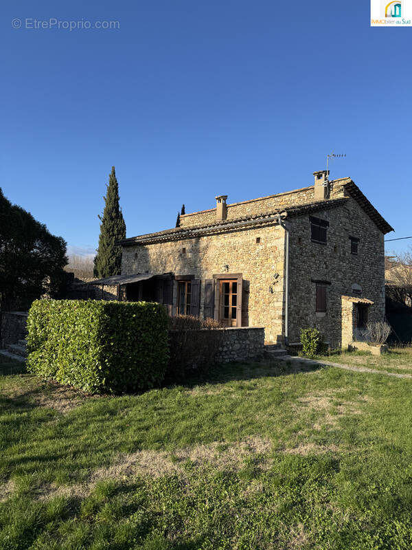 Maison à LEZAN