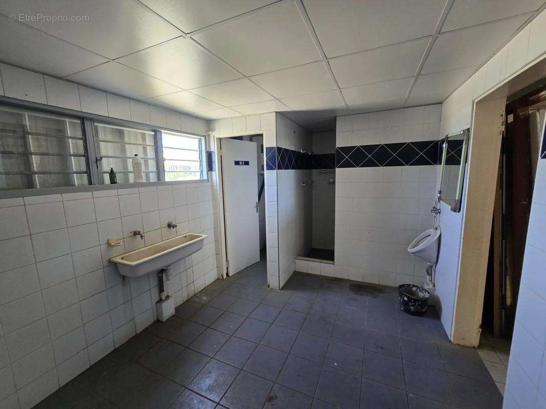 Commerce à SAINTE-MARIE