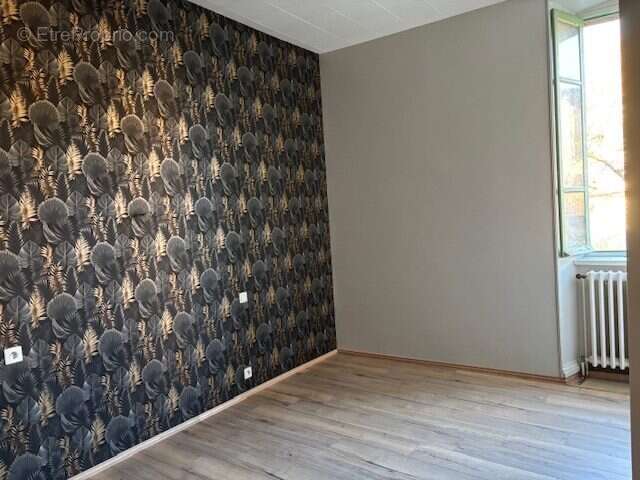 chambre refaire - Autre à SAUVETERRE-DE-ROUERGUE