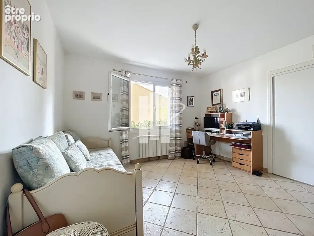 Saint-raphaël   au cœur d’un domaine recherché, villa 130 m2 avec jardin, grand garage et fort potentiel - photo 7