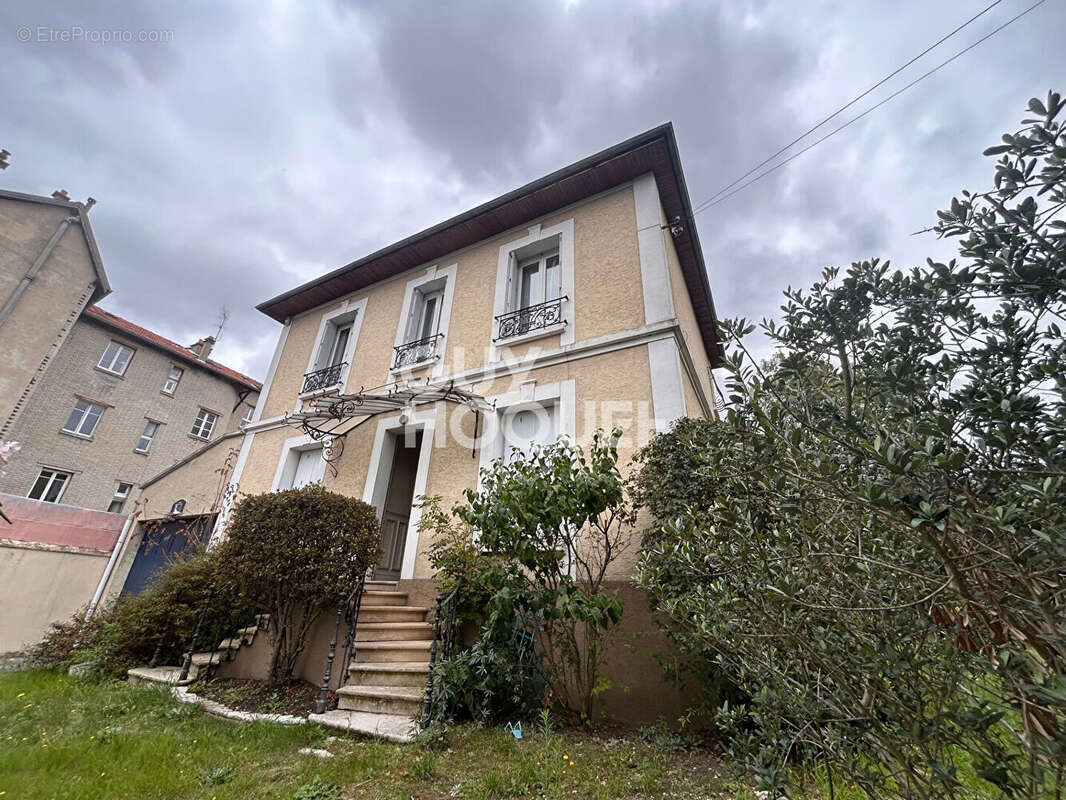 Maison à LES PAVILLONS-SOUS-BOIS