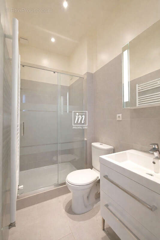 Appartement 113 m² à Paris-8e  - photo 9
