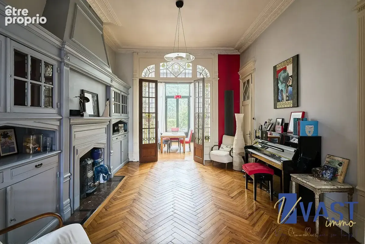 Maison 8 pièces 250 m² à vendre à Lille (59800) - photo 1