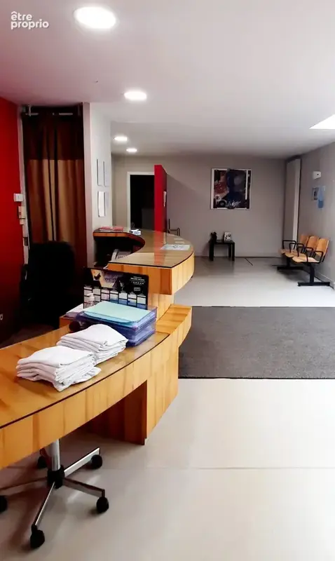 Commerce 621 m² à vendre à Lillebonne (76170) - photo 2