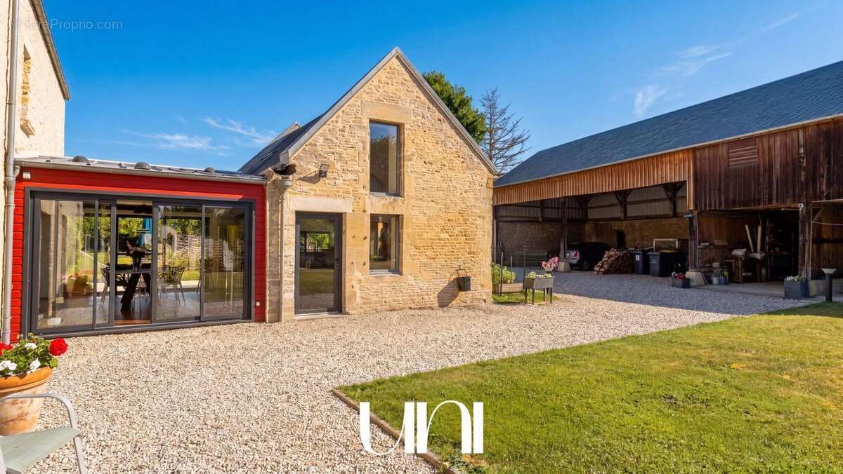 Maison 7 pièces de 264m2 avec jardin clos - Mathieu - photo 9